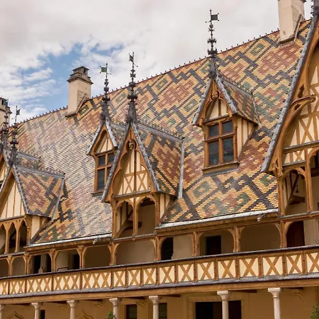 Alfred Hotels Beaune La Madeleine-2